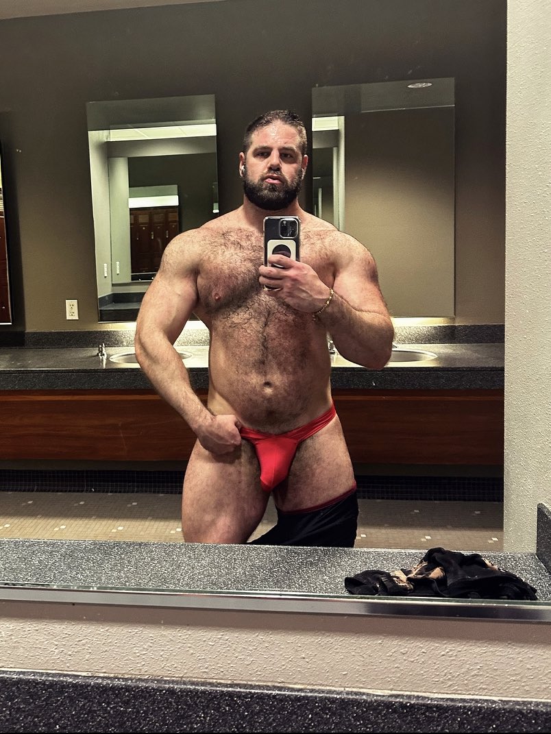 Teddy Hunter on Twitter: "I love when I get caught taking naked pics in
