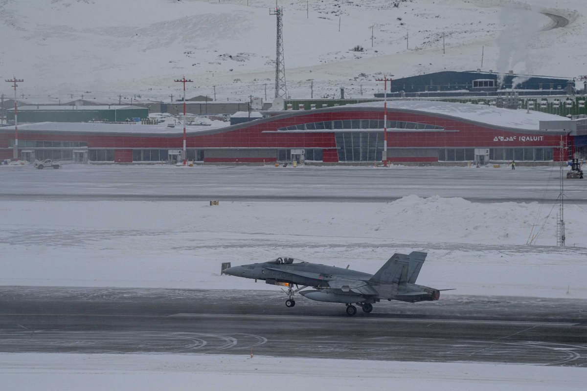 RCAFOperations's tweet photo. Another serial of Op #NOBLEDEFENDER has just ended! The main 🇨🇦 contingent was deployed in Iqaluit while our 🇺🇸 allies were operating from Thule as part of this joint @NORADCommand operation. https://t.co/P3zSeUeuef