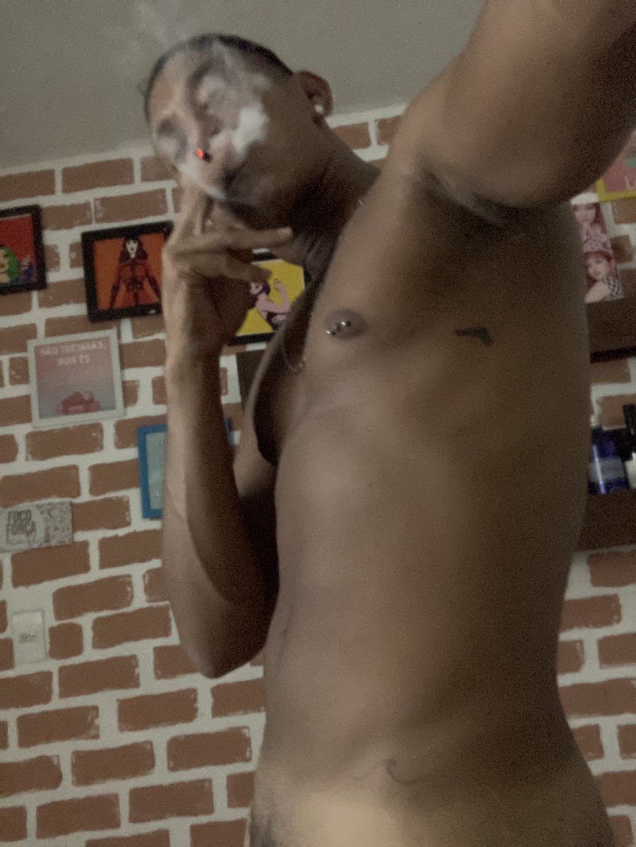 onaitsic's tweet photo. @MarcelloSutta mostra todo esse bumbum https://t.co/znqF5YiO4W
