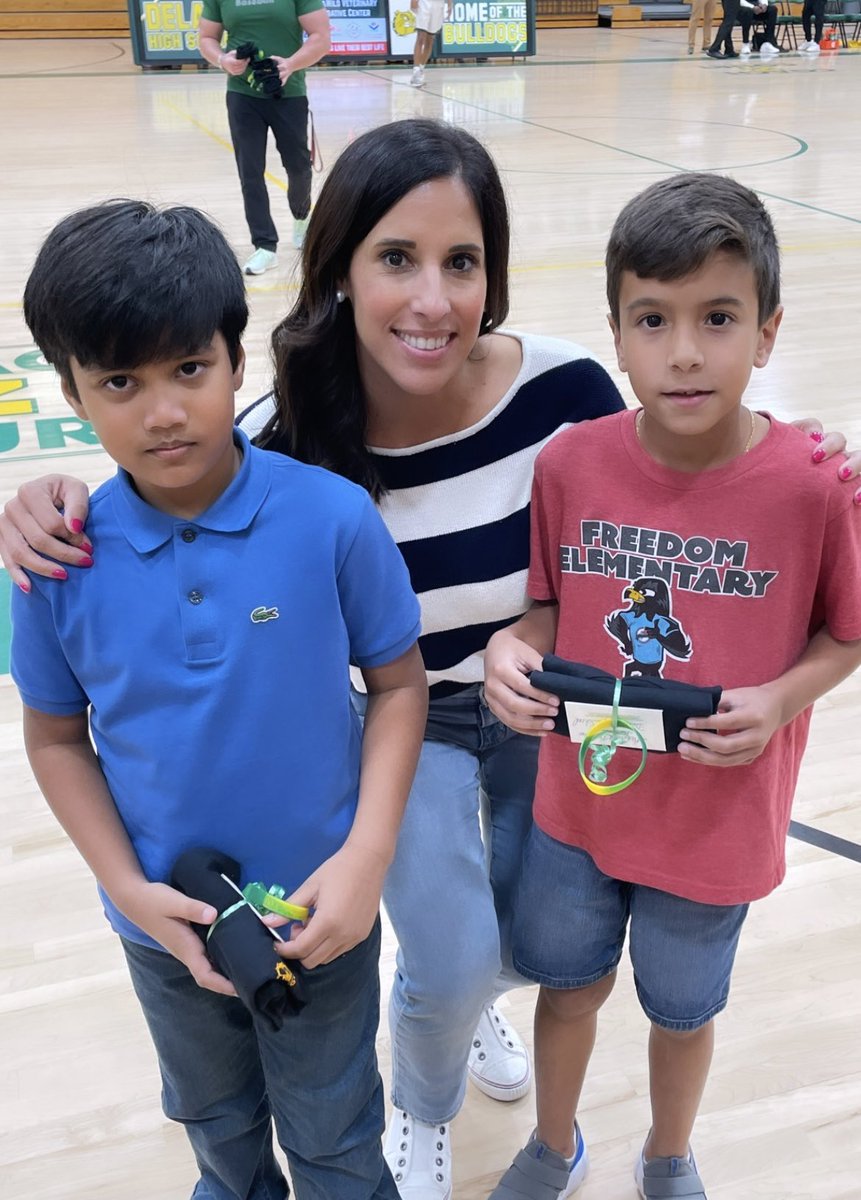 Widalis_Camacho's tweet photo. A great ๐ game & great night celebrating our @freedomvolusia Superstar ๐ Students and future @delandbulldogs.
Thank you for having us @MDegirolmo11
#FalconPride โค๏ธ #WeAreDeLand https://t.co/eLbF2Ik5Kd