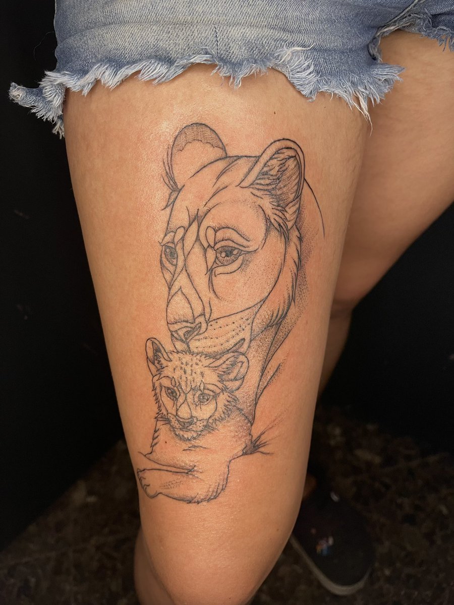 chuloMtzTATTOO's tweet photo. Gracias por la confianza! @vaaleens2 @pinche.studio
#graciassiempre #tattoosliners #Tattoos #blackwork #blacktattoo #barridos #barridosdelicados #dotwork #dotworktattoo #puntillismotattoo #puntillismo #familytattoo #familia #hijostattoo #tattoosliners #tattooarg #tattoosexis https://t.co/SegThJEuVA