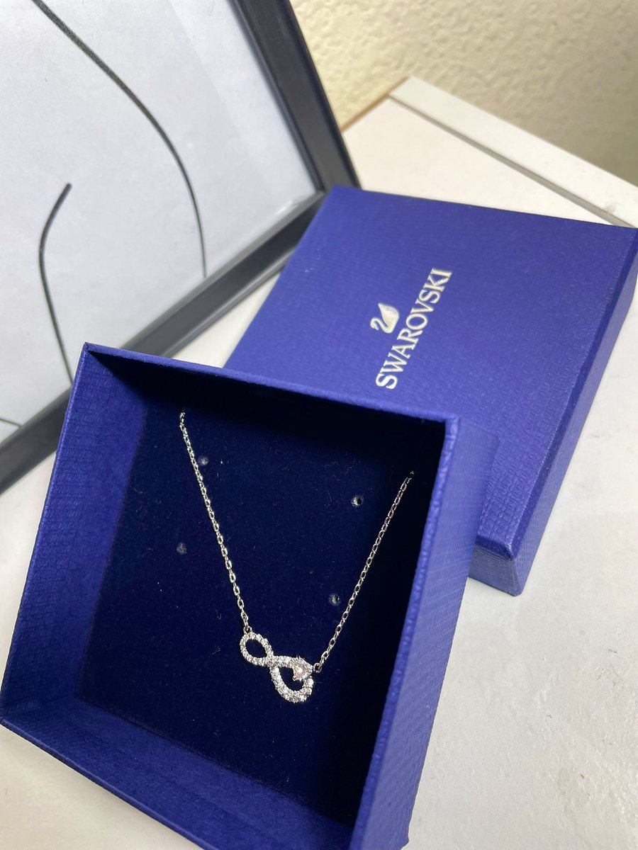 auntydeedeluxe's tweet photo. My man asked me what I wanted for my birthday and I had just one response “I just want to feel the thoughtfulness with love “
And he said hold my beer😩😩🤭
Olakunle you do this one😭☺️
I am enjoying this love thing 💕 https://t.co/rFkYUu97HU