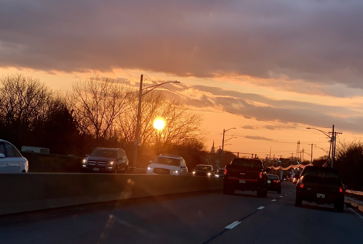 AduamaC's tweet photo. Sunset in Hingham, MA https://t.co/qTEtkK4KvM