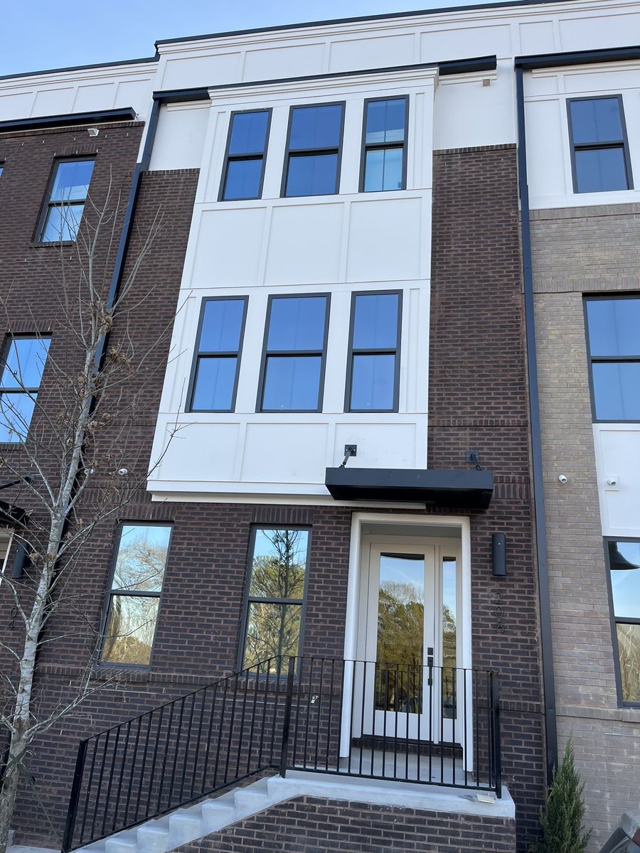 tagatlanta's tweet image. Just sold! Congrats to our wonderful clients on their beautiful new construction in the City of Decatur with treetop views.

#TAGAtlanta #JustSold #CityOfDecatur #Decatur #AtlantaRealEstate #DecaturRealEstate #DecaturGA