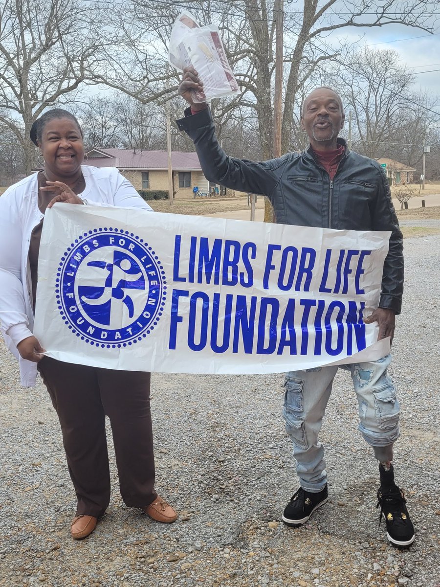 limbsforlife's tweet photo. Timothy is a painter and drywall installer in Mississippi. He was desperately in need of a new limb to continue working. Robbin W, clinician at My Limbs Prosthetics, connected Tim with #LimbsforLife. His new limb was just delivered! #amputee https://t.co/5ySnnQCQZT