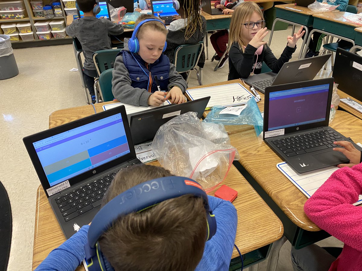 ashleymalk's tweet photo. Last week, @CedarForestES ‘s amazing ITRT, Mr. Streable came into our classroom and taught us all how to use the app “booklet.” Since then, the class has had a ton of fun reviewing concepts taught by playing all the educational games the app produces for us! https://t.co/LBY3M42Gxt