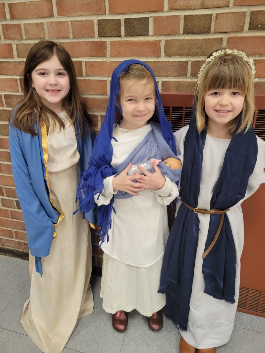 #CSW2023 at @ASAEagles! How wonderful to see children dressed as saints, including these little Marys! 😊 Our @dogrschools Catholic schools remind our students that our vocation is to holiness and to become saints!