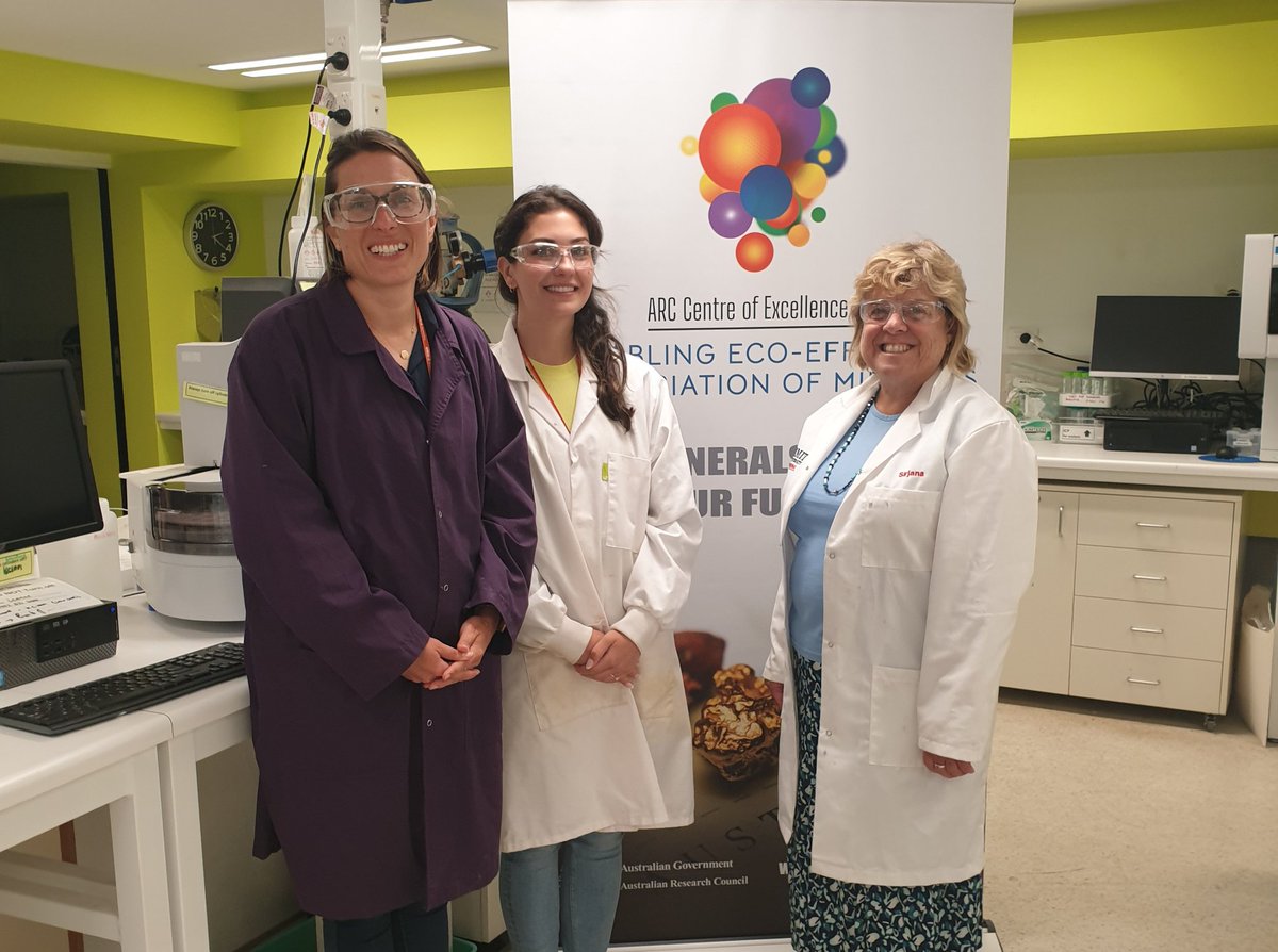Wonderful to have Prof Erica Wanless visiting @DrNeginAmini and I at @DeakinSEBE yesterday as part of our @CoeMinerals collaboration. Some exciting things ahead! (Not pictured are Prof Chunxia Zhao and Prof Karen Hapgood who round out our all-female project team 💪)