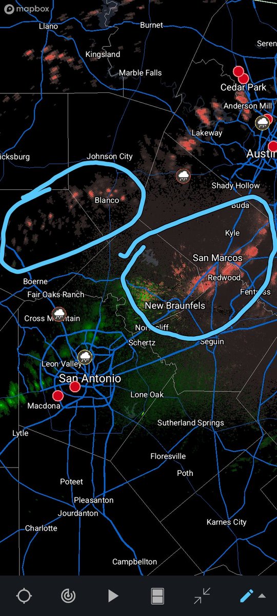JonTheStormGuy's tweet photo. Freezing rain showing up north on i35 near New Braunfels and Marcos. Also highway 281 north of Spring Branch #Texas
#dangerousweather #WinterIsComing #WinterStorm #txwx #wxtwitter https://t.co/GzhevbwEsR