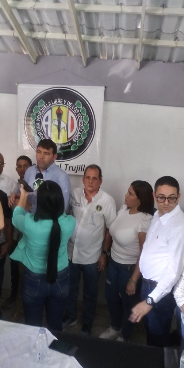 joseamado01's tweet photo. Rueda de prensa de nuestro cándidato @carlosprosperi1 en Valera. #MovilizaciontotalAD
#CarlosAndresGonzales
#HermanQuintero
#Keiver.K #LuisInfante https://t.co/xZh6O741wq