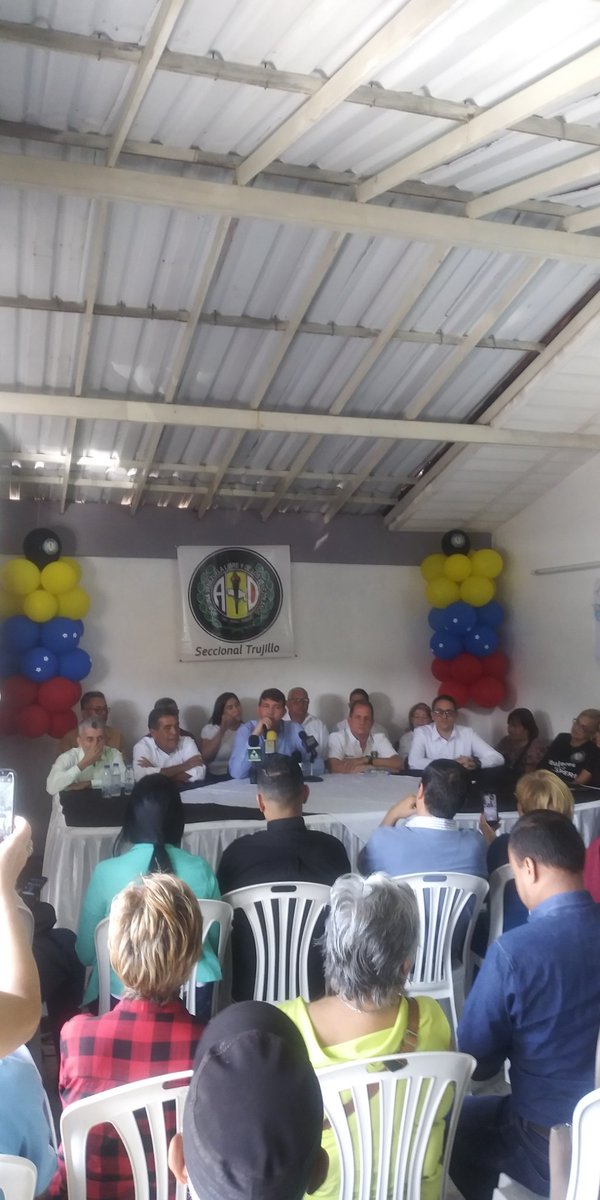 joseamado01's tweet photo. Rueda de prensa de nuestro cándidato @carlosprosperi1 en Valera. #MovilizaciontotalAD
#CarlosAndresGonzales
#HermanQuintero
#Keiver.K #LuisInfante https://t.co/xZh6O741wq