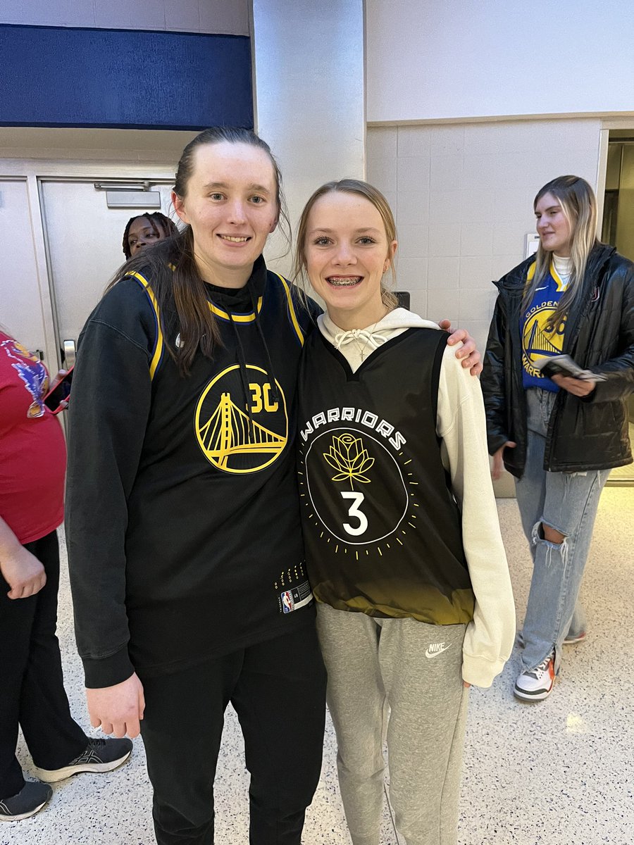 AnneZeka's tweet image. Happened to run into @T_Rob30 at the 
@warriors vs @okcthunder game. Thanks for the picture and congrats on the amazing NCAA record, glad you got to meet @StephenCurry30! Also, Happy 14th Birthday @DruZeka!!