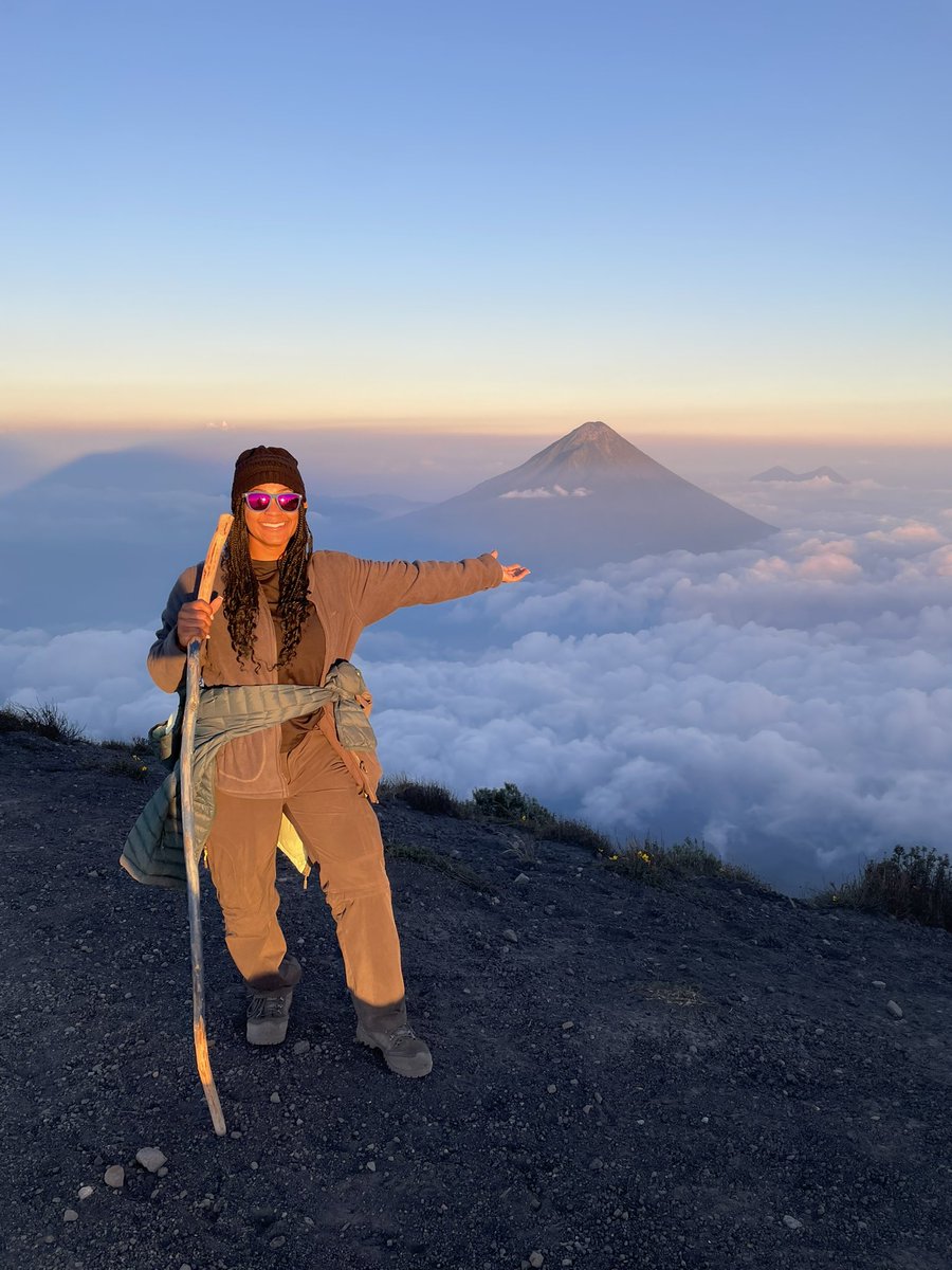 Element_MK's tweet image. It’s such an amazing feeling to be above the clouds &amp;amp; witness the beauty of it all 🥾🌋☁️❤️
