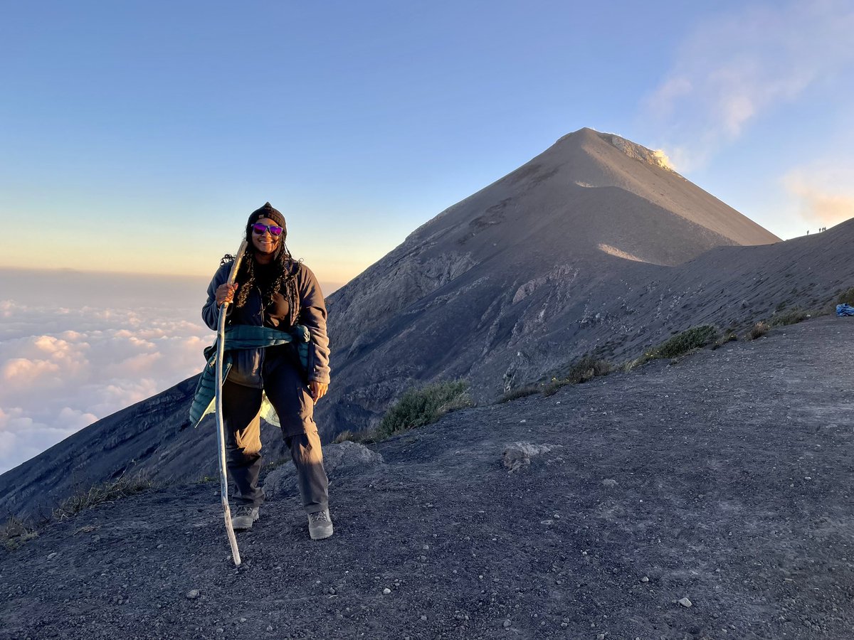 Element_MK's tweet image. It’s such an amazing feeling to be above the clouds &amp;amp; witness the beauty of it all 🥾🌋☁️❤️