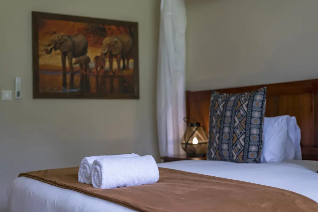 It's important to balance the wide shots with the detail shots in #hospitalityphotography, dont you think? More images from my awesome shoot at #HwangeSafariLodge... #scottyphotography #hotelphotography #commercialphotography #architecturephotography #visitzimbabwe #safarilodge