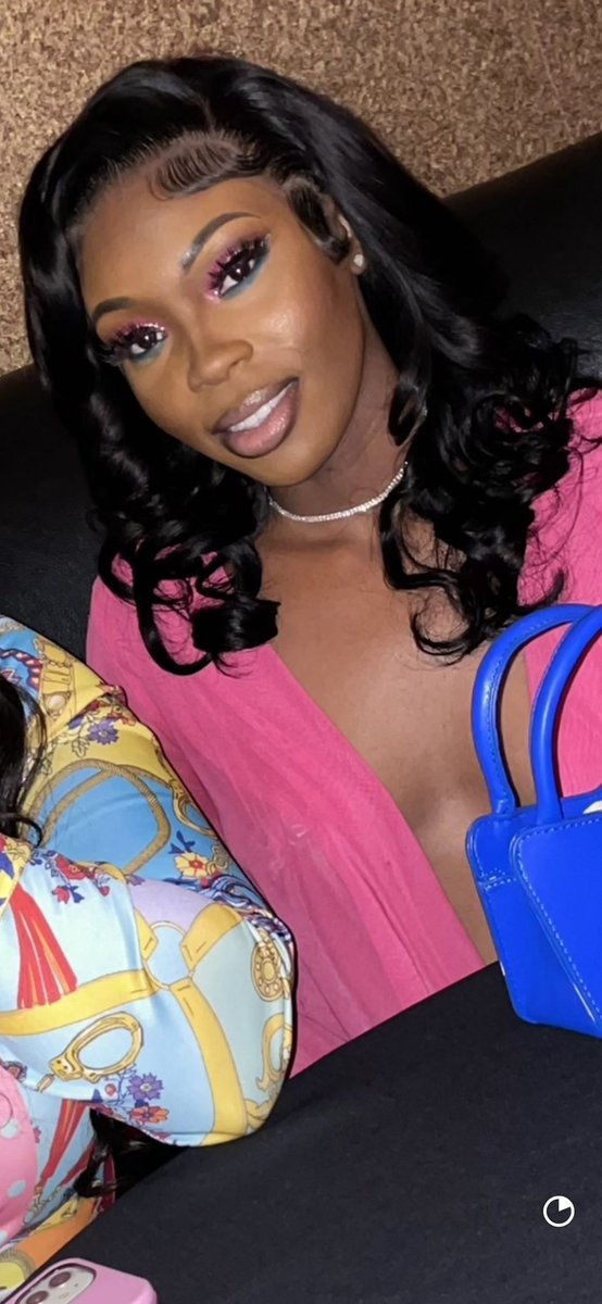 YA_YA_______'s tweet image. It’s my birthdayyyy…cheers to 32 😍☺️ #AquariusSeason