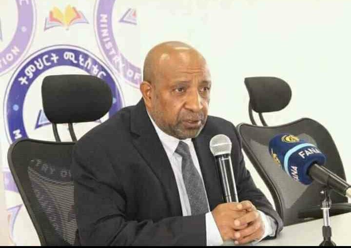 ፕሮፌሰር ብርሃኑ ነጋ ላለፉት 27 ዓመታት ኢህአዴግ ሲጫወትበትና ሀገር ገዳይ ትውልድ ሲያመርትበት የነበረውን የትምህርት ስርዓት ለማቅናት እየሰራ ያለ ምሁር ነው።ፕሮፌሰሩ ለሀገሩ እያበረከተ ያለው አስተዋፅኦ እጅግ ከፍተኛ ነውና ሊመሰገን ይገባል።