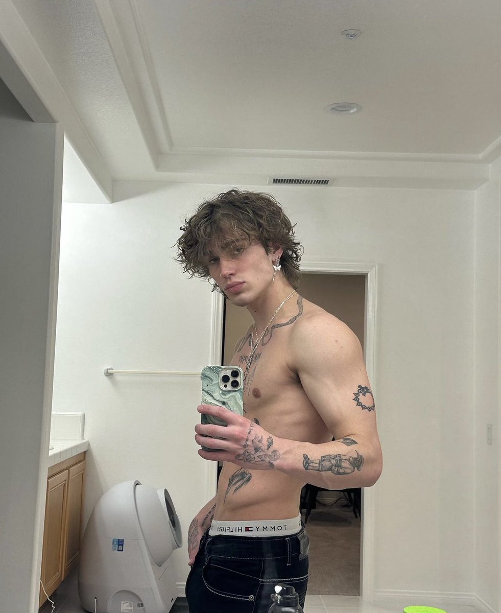 Celebrity Men & onlyfans guys 💯 🇦🇺 on Twitter: "Vinnie Hacker"