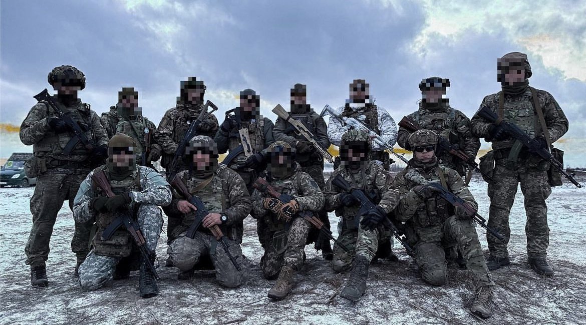 _Tymoshenko's tweet image. Хлопці зі штурмової бригади, захищають нас під Бахмутом. Не вистачає 80к на машину. Як самі хлопці сказали: «Повертати назад нікуди, за нами перемога». 

Прошу донат і ретвіт.

Банка: bit.ly/3WRh2AE