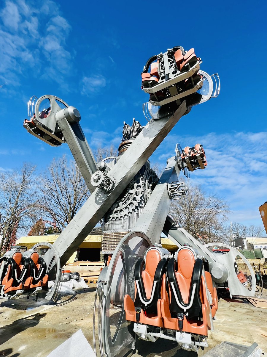 FanAttractions's tweet photo. Get ready to take flight @carowinds #aeronauticalanding #carowinds #themeparksofinstagram #fantasticattractions💫 #strikesquad #wherethecarolinascometogether 🎢 https://t.co/UHlEInM6Lo