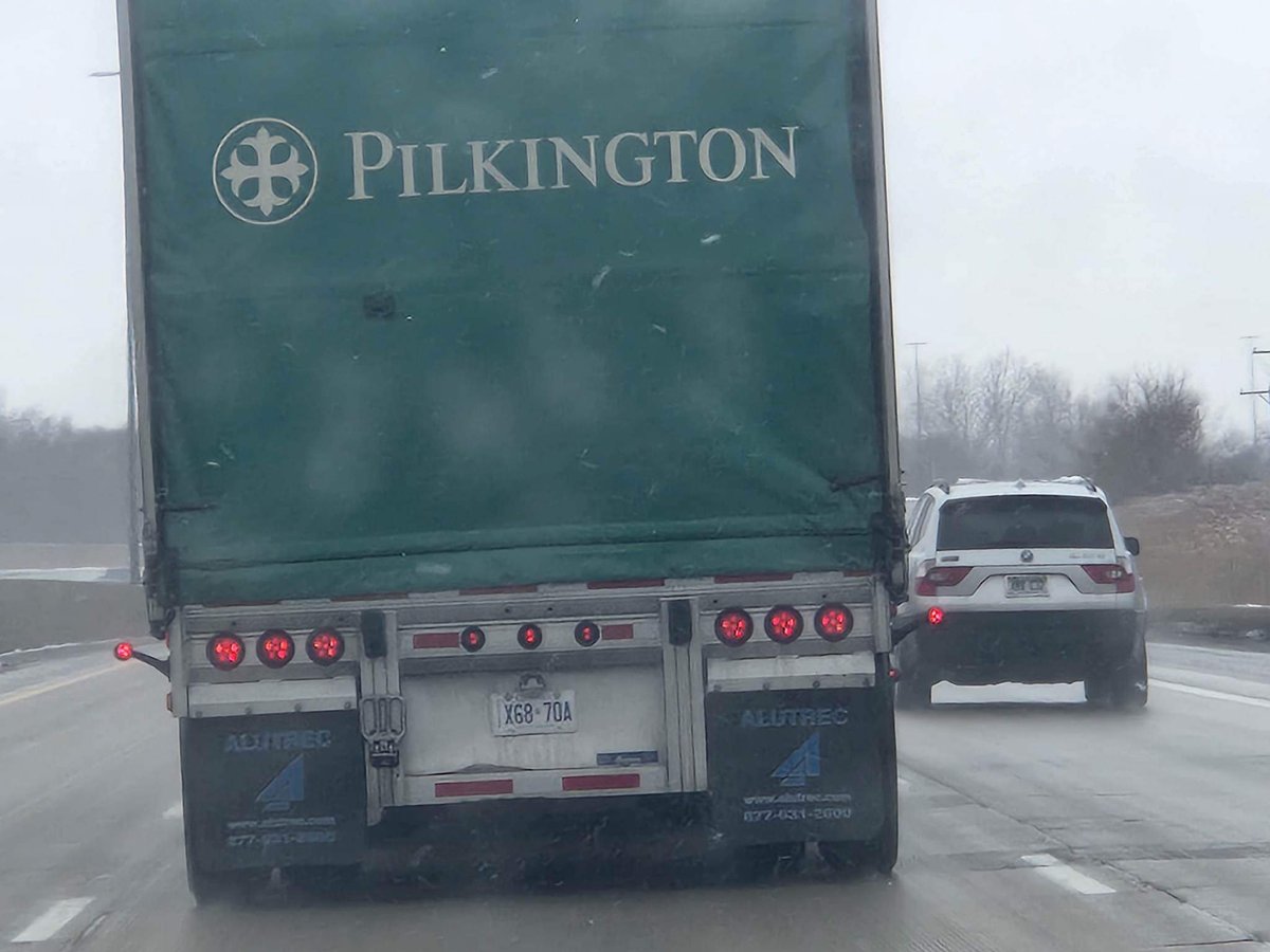 SimpleAtHome's tweet image. @NSGPilkingtonNA one of your driver's damaged my sister's car on the freeway today....