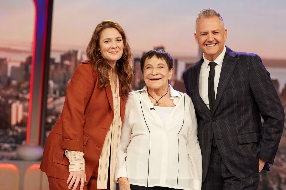 AltonPR's tweet photo. D'yan Forest, the Oldest Female Comedian, Performs Live for Drew and Ross Mathews https://t.co/u62fAJljbe #dyanforest #drewbarrymore #drewbarrymoreshow #guinessworldrecord #oldeststandupcomic #NYC #standup #standupcomedy #comedy https://t.co/AKu1406kRr