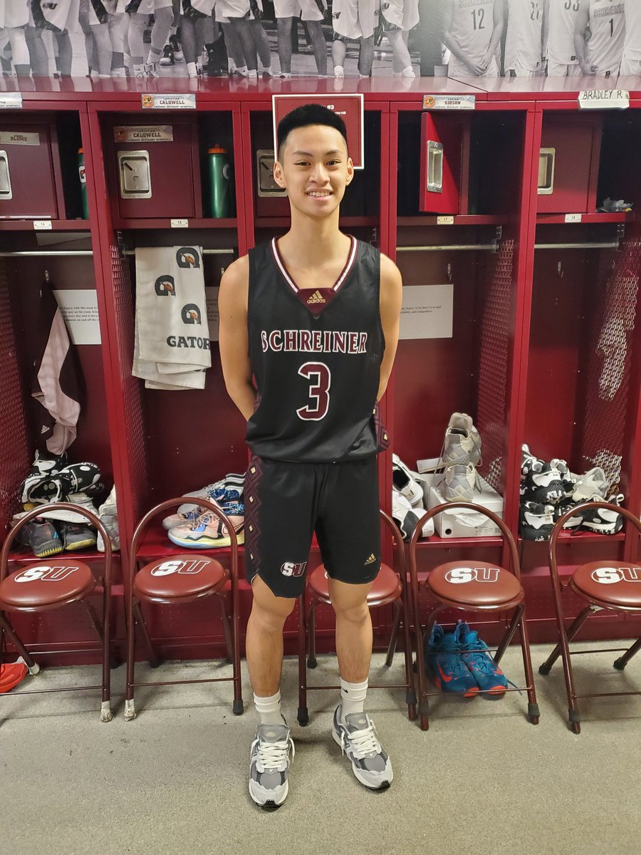 #AGTG After visiting and talking with @CoachRockSU, I am blessed to say that I have received an offer from <a href="/SchreinerMBB/">SU Men's Basketball</a>. Thank you Coach Rock for believing and giving me this opportunity. 🙏

<a href="/AHSdawg_hoops/">AHS Basketball</a> @CoachOAHS <a href="/TxTakeover_Ned/">T.T.E.Basketball</a>
