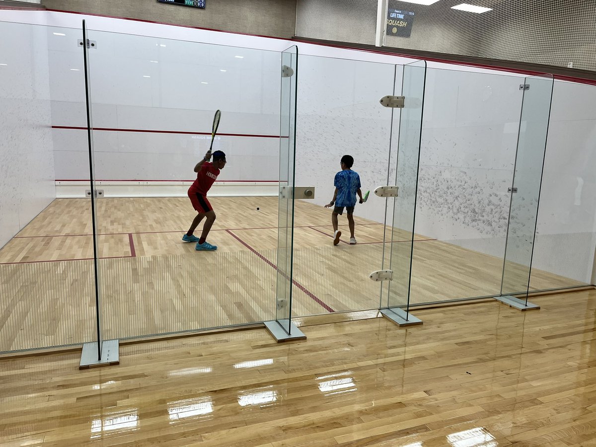 MSuccessHTX's tweet image. So proud of our scholars at @USSQUASH silver tournament this weekend. Next stop @squasheducation High School Nationals! @HoustonISD @HISDAthletics @Hogg_Razorbacks @ghostofheights
