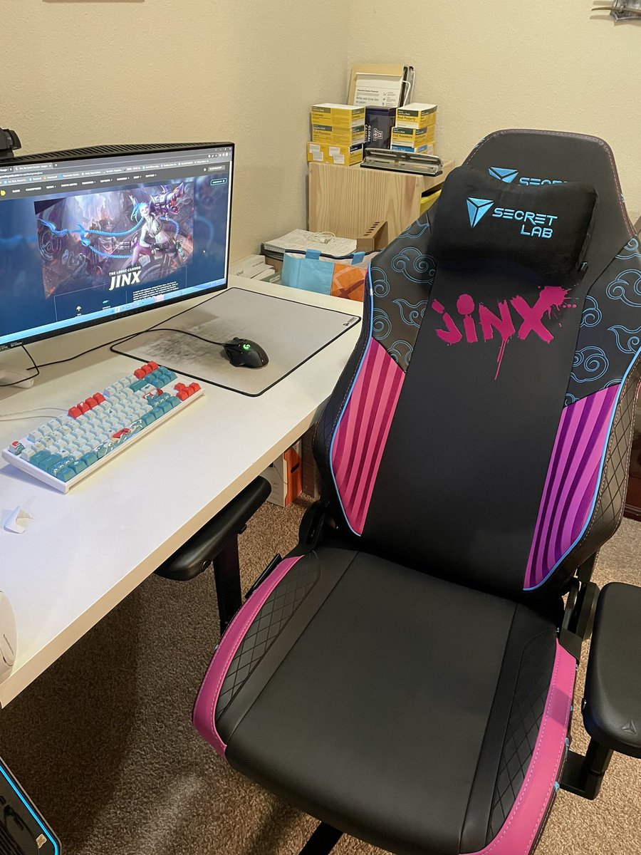 ashholie96's tweet photo. Spoiled @jvstforkickz for his birthday this year #secretlab https://t.co/ahm5B6Rx6Y