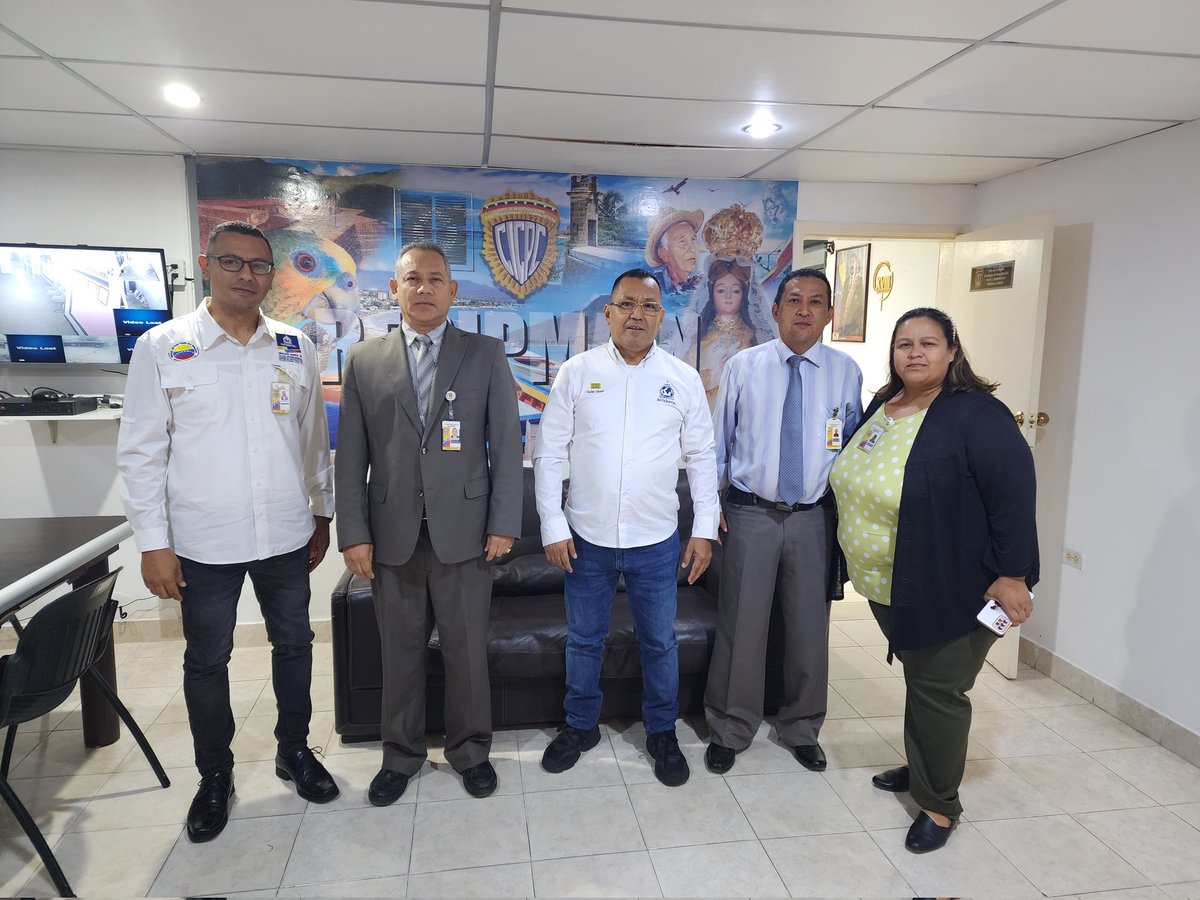 En compañía  del nuevo jefe de INTERPOL Nueva Esparta Comisario Nelson Ruiz nos entrevistamos con los jefes del CICPC Margarita, intercambiando ideas, para la lucha contra la delincuencia transnacional.