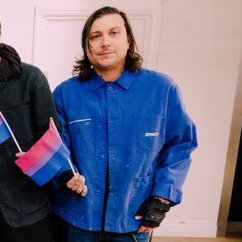 melmel on Twitter: "RT @MCRWOTD: He's lowkey giving homophobic dog meme