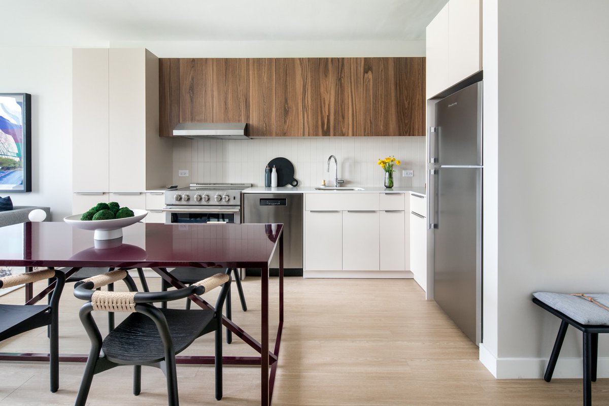 corcorangroup's tweet photo. Finding your dream apartment that fits your lifestyle can be tough. Hear from Dr. Puja Patel, who found hers at #AstoriaWest, a Corcoran New Development with everything she wanted and more! https://t.co/7T9DlpuxW7 https://t.co/gK0EUmMJJ9