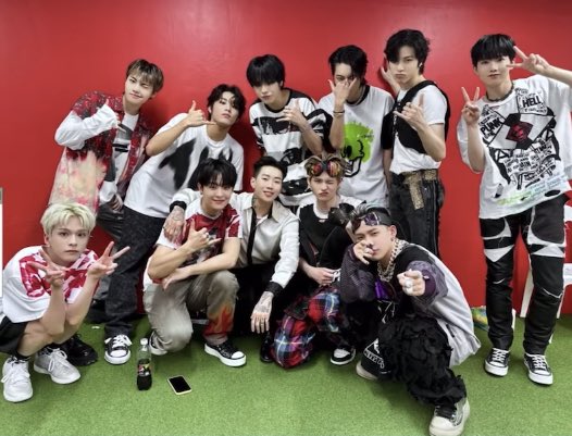 Hyunsukbm's tweet photo. พอเห็นเบื้องหลังยิ่งเอ็นดูเข้าไปใหญ่แจฮยอกตื่นเต้นมากไหนจะเขินมากๆอีกคอมพลีทสุดๆน่ารักมากเลยㅠㅠ https://t.co/nPU6nbWMC0