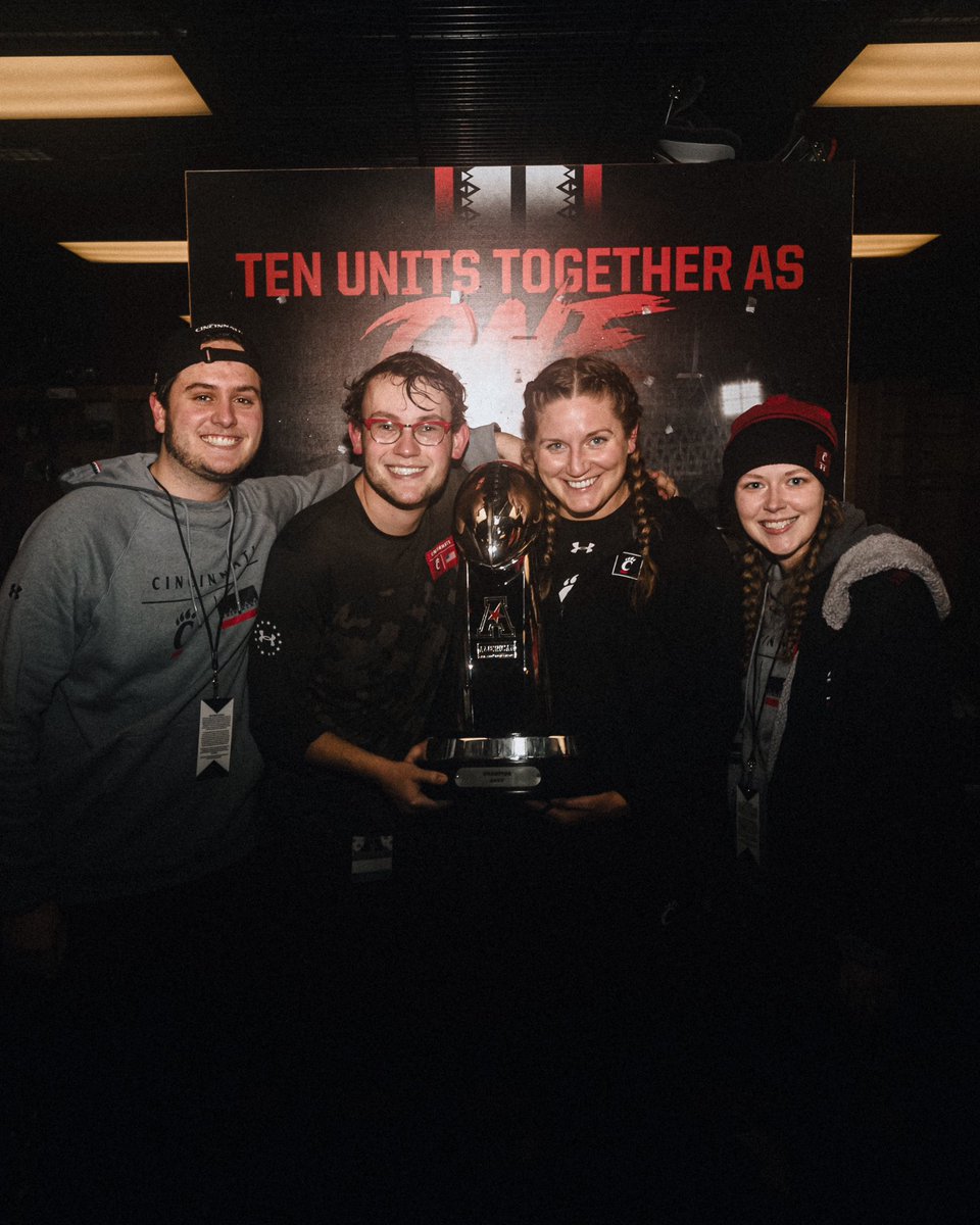 Kelsey Sharkey tweet media