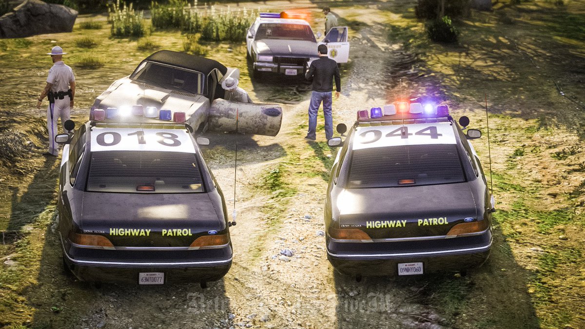RetroRoleplay5M's tweet photo. Here's some pics from our close to our 90s rotation! Join us today as we start all over back in the 70s!

Check our bio for our discord or search Retro Roleplay FiveM today!

#FiveM #GTAV #roleplay #lssd #sahp #LASD #CHP https://t.co/qZOUJQoWo0