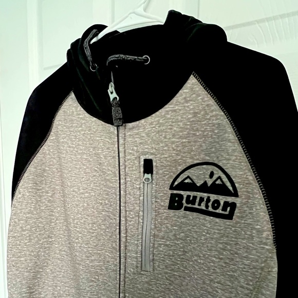 gnar_nasty's tweet photo. So good I had to share! Check out all the items I'm loving on @Poshmarkapp #poshmark #fashion #style #shopmycloset #burton #quiksilver #deusexmachina: https://t.co/GE0bJMiPqt https://t.co/VS3uYXu6ru