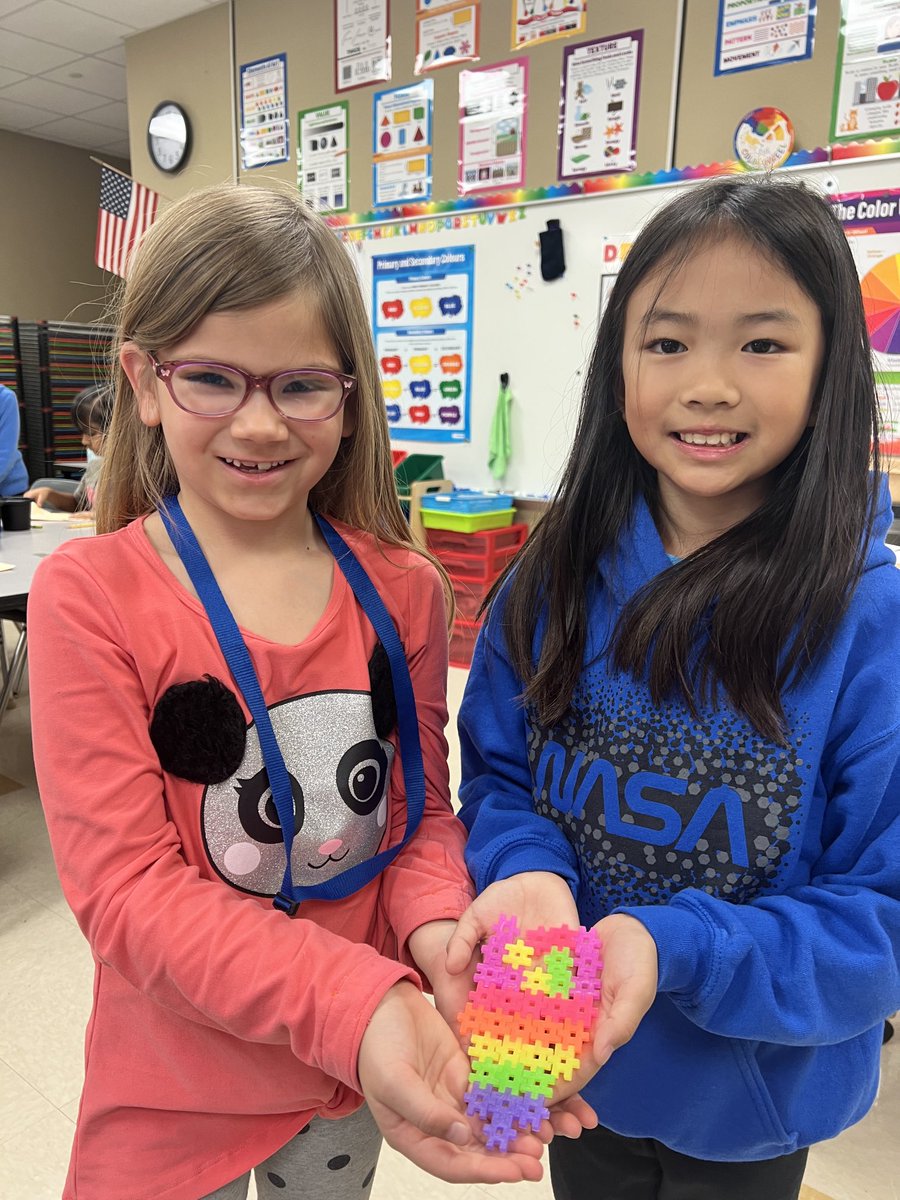 Did you know that January is kindness month? These girls were showing the love with blocks they turned into a beautiful heart! Be kind to everyone! Show me the love! ⁦<a href="/WarnerCFISD/">Warner Elementary</a>⁩