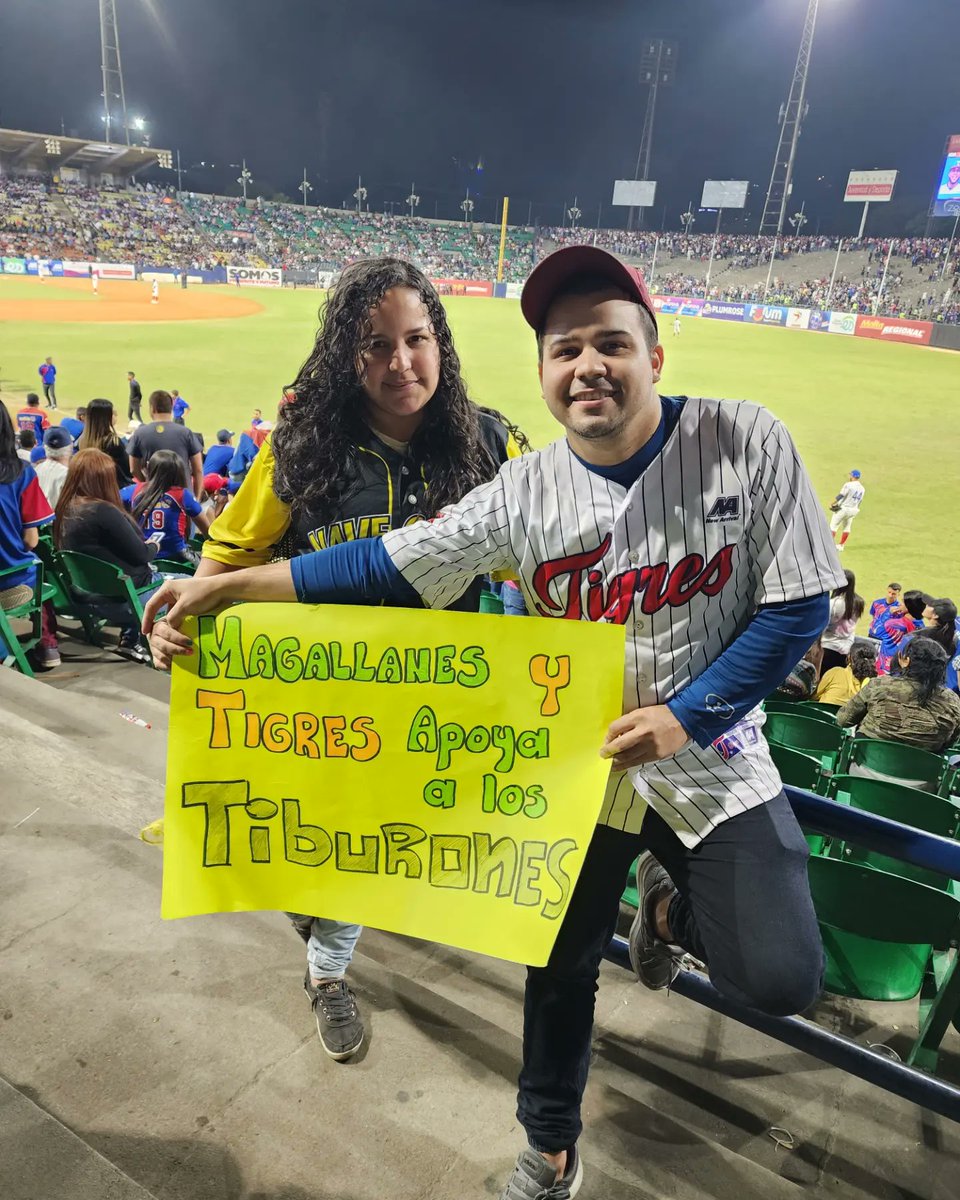 poseidosgroup's tweet photo. Todos los fanaticos tenemos algo en común, no queremos que gane caracas 🤣🤣🤣🤣 #lvbpxtlt 
#BEISBOLXTELEVEN #campeones
#universitario
#TiburonesDeLaGuaira 
#lvbp #LeonesDelCaracas https://t.co/Jv0F41V8L3