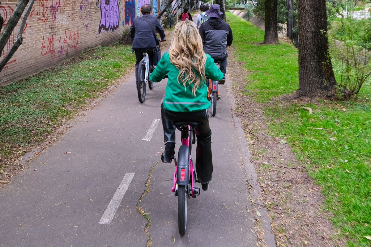 Launched in September 2022 the @tembici_co bike share system in Bogotá has been hugely successful. The scheme includes 1500 standard cycles, 1500 e-cycles, 150 hand-cycles, and 150 cargo bikes and already boasts over 25,000 users and more than 96,000 journeys!