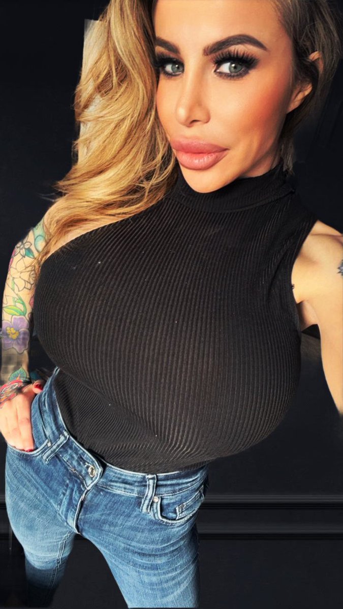 Daniellederekxo Im fully clothed!!!!! Lol A whole new look.