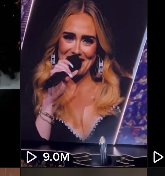 dingcalypse's tweet image. Both in 24 hours. A Vegas performance vs an official MV. Taylor what are you doing on the floor?