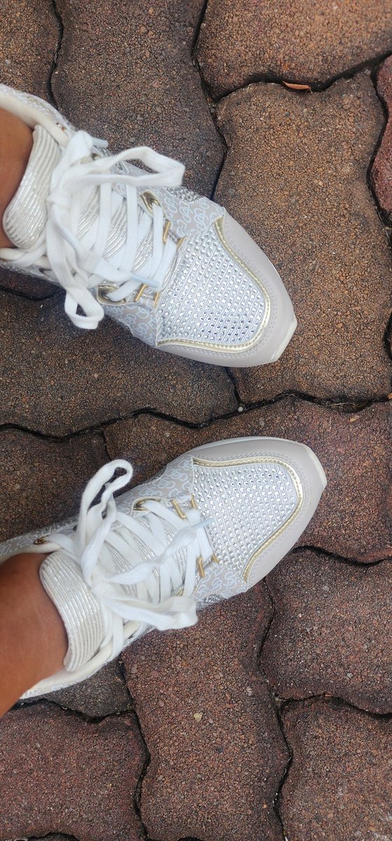 Devi_HQ's tweet image. #TuesdayThings

When these babies are taken on an early outing, it can only mean one thing ... somebody's morning is going to be crushed ...

Shem.

Just don't do the crime peeps ... 

To a special somebody ... #TheDeviShow will see you just now ...  💋😘💋