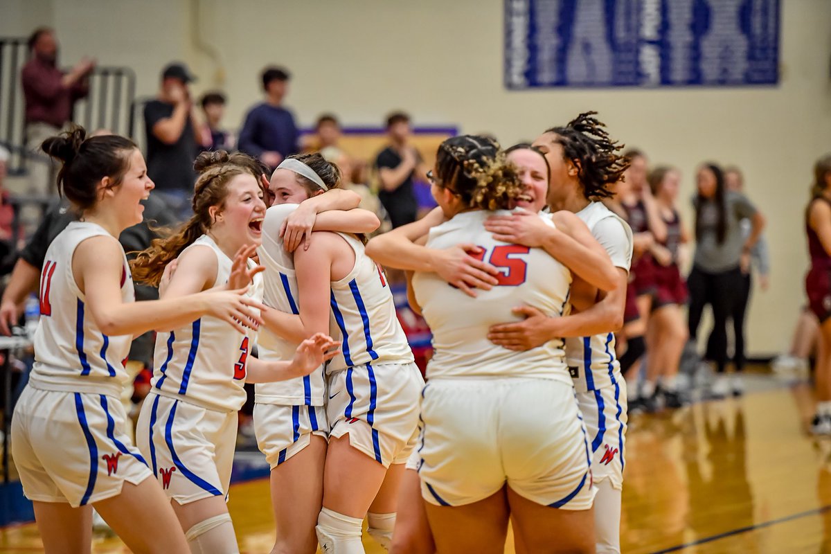 Celebrating the W at the Dalt 🏀👏🏽