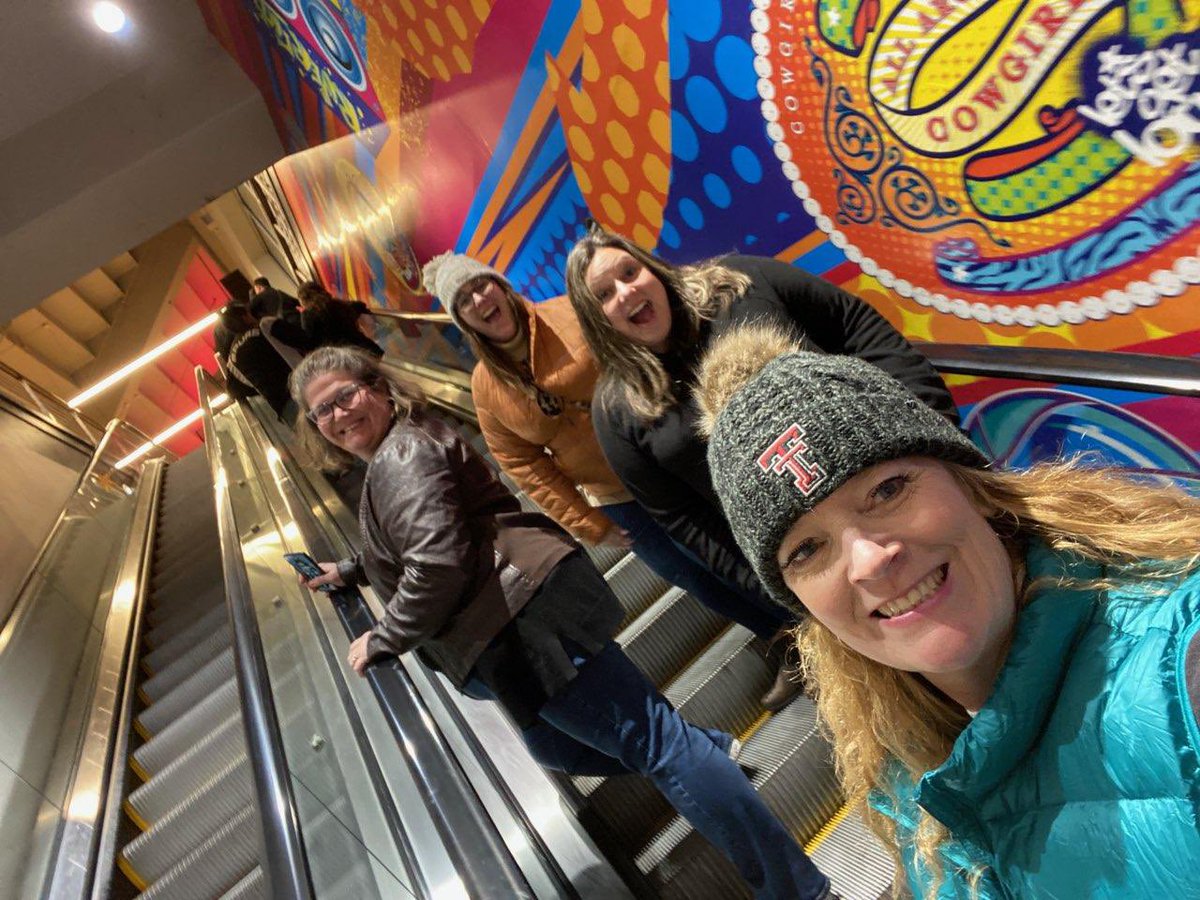 TheMrsPierce's tweet image. First day of #TCEA23 was so fun! So many cool tech ideas! @LewisvilleISD @EthridgeES #techlibrarian @mrsolsona2 @HeatherTechFan