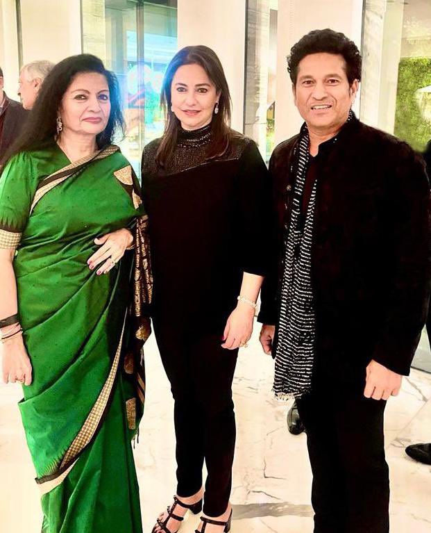 lakshmiunwomen's tweet photo. Was a delight to meet legendary cricketer, Bharat Ratna @sachin_rt &amp; his accomplished wife Dr Anjali Tendulkar at a social event. Humble, relatable &amp; down to earth, A global icon with Maharashtrian roots, carries his greatness with practised elegance just like his cricket! @BCCI https://t.co/joDgnaDeql