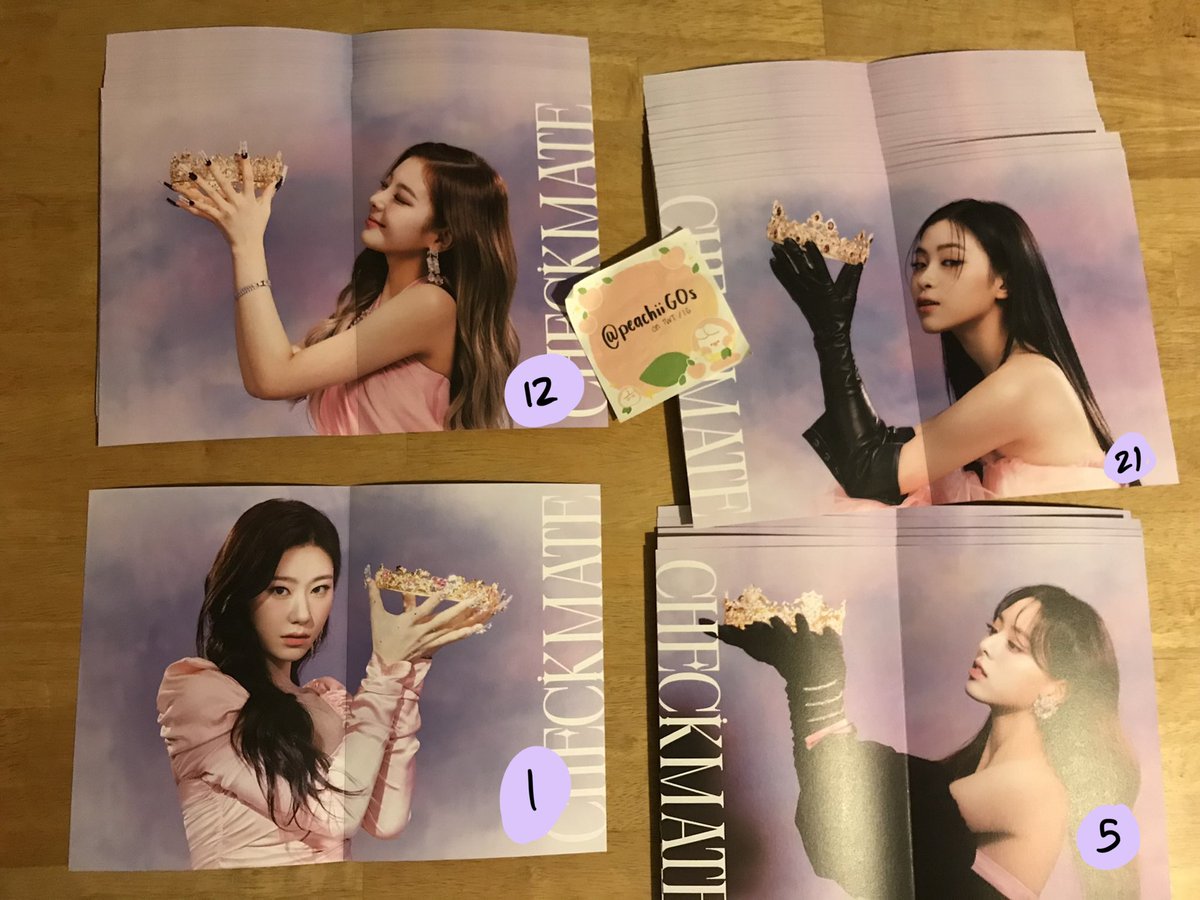 ITZY Checkmate Limited &amp; Standard Combined PC and Poster pulls