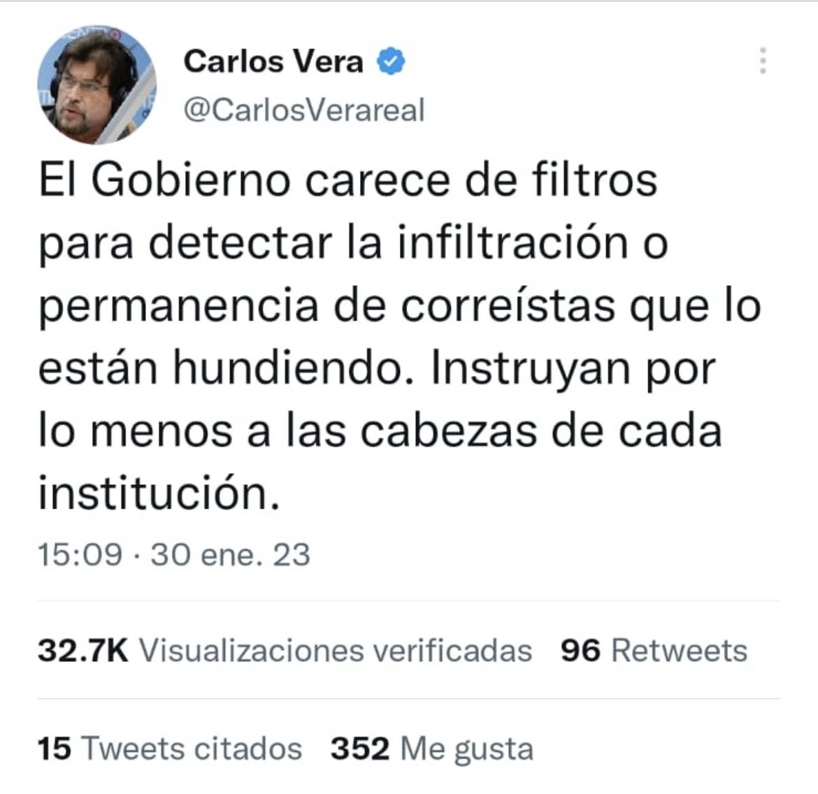 MashiRafael's tweet photo. Verá cada día más chiflado.
Nunca ha sido inteligente, pero ya es un problema psiquiátrico.
Sit!
#LosCorruptosSiempreHanSidoEllos https://t.co/2flijwLCIF