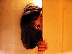 خليت لك باب الحنايّا مسايف

لا هزتك ذكرى المواصيل سيّر