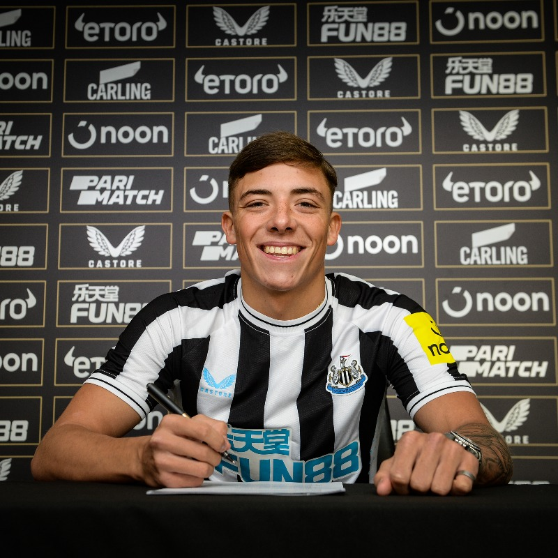 LS__Sport's tweet photo. 🚨Transfer Update🚨
Harrison Ashby has signed for ⬛️⬜️Newcastle from ⚒️West Ham for £3 million 
via @SkySportsNews 
#NUFC #nufctransfers #WHUFC #WHU #DeadlineDay #TransfersNews https://t.co/4v5kwEvzuo