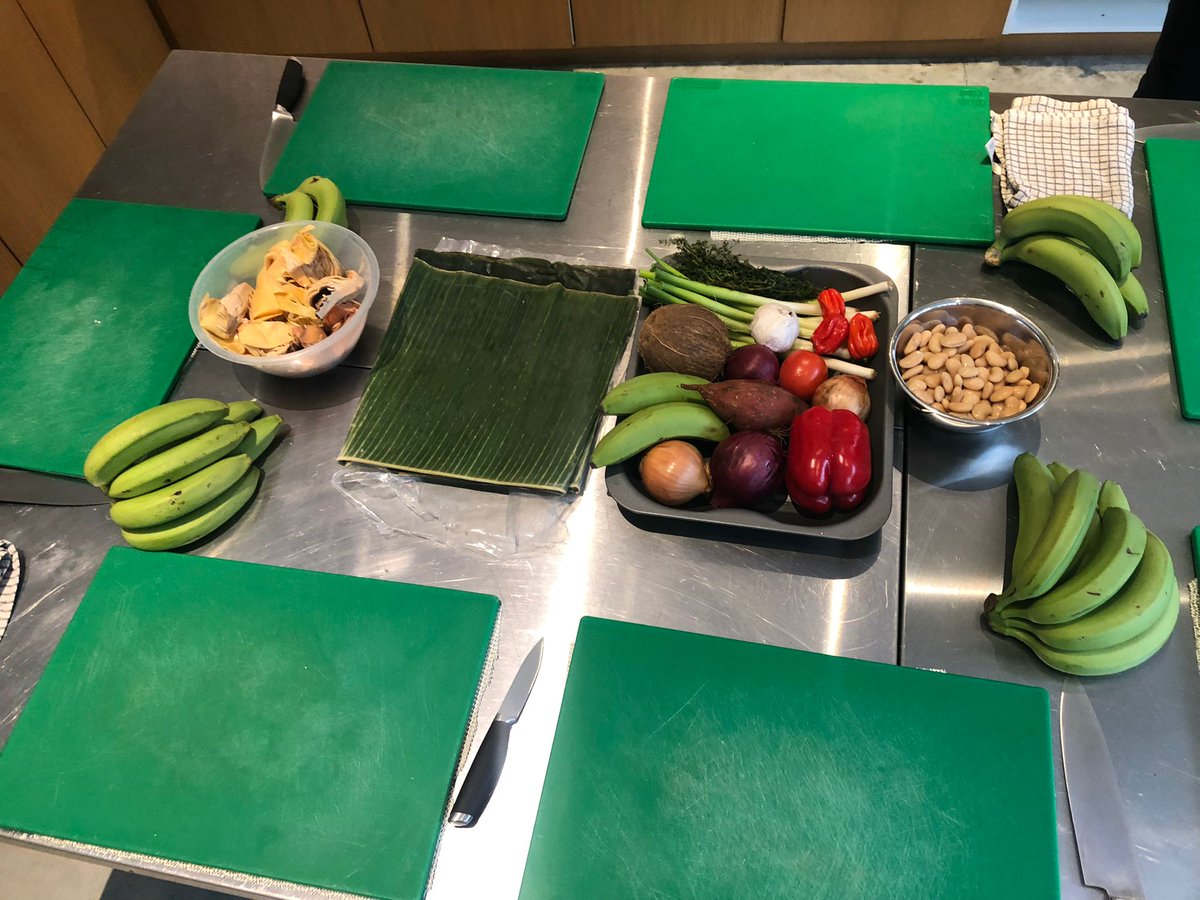 GardenMusLearn's tweet image. 🍌🍌🍌 Scenes from our Caribbean Banana masterclass on Sunday with @NikasKitchen! On the menu: Coconut curried banana blossom, and salt phish fritters, green banana chips and mash, banana sweet punch and blue draws cooked in banana leaf #foodlearning #gobananas